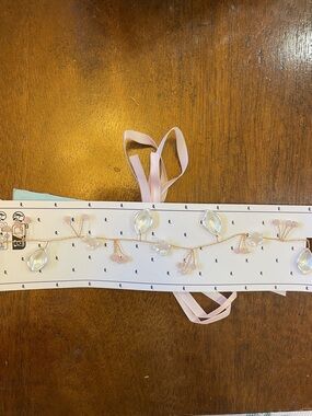 NWT Delicate Pink Pearl and Bead Choker premetette